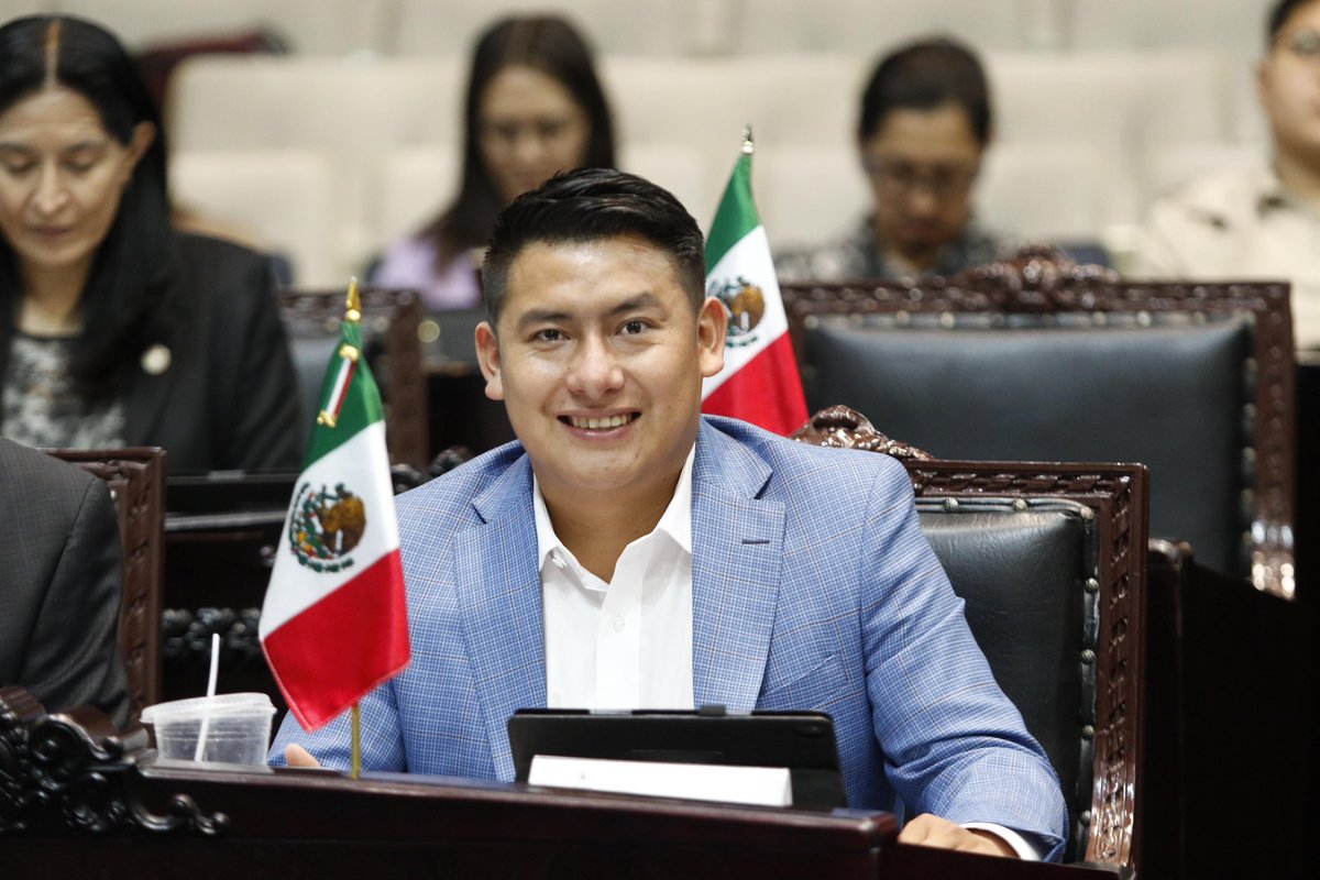 GLPT_Hgo's tweet photo. 📢 #SesiónOrdinaria, nuestros legisladores aprobaron 9 dictámenes y 3 acuerdos económicos que beneficiarán a Hidalgo, demostrando una vez más nuestro compromiso con el progreso y bienestar de Hidalgo. 🌟 #FuerzaPT #PTesla4T https://t.co/zcH775vqwP