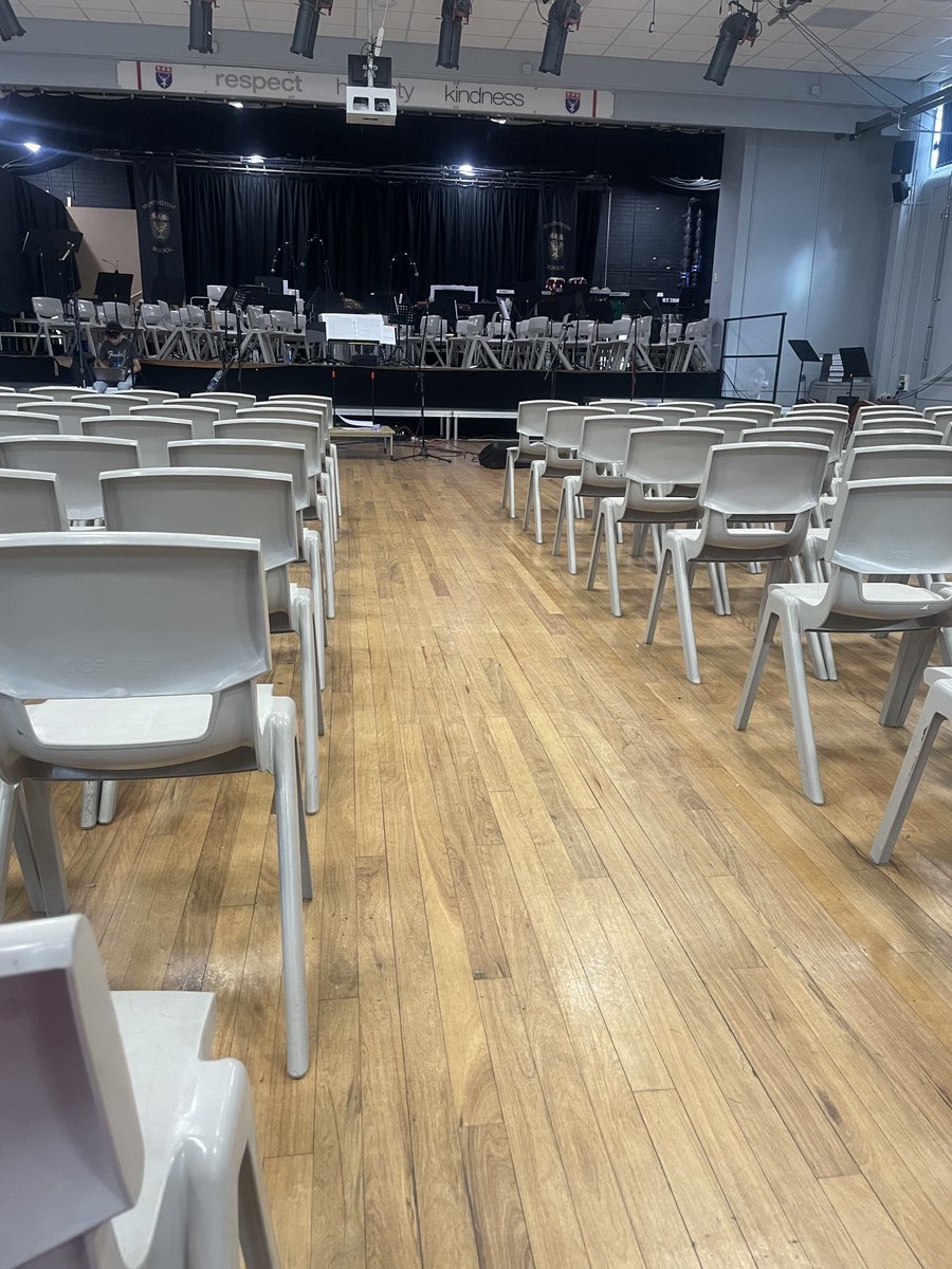 RuthieMcC19's tweet photo. Just wee bit excited to see Huntington Music Department in impressive summer concerts glory as usual!! & see how many #RobertWilkinson students continued to be musically inspired into KS3/4 & 6th form. #fabulous #hardwork #musicteam https://t.co/QelN9QlalY