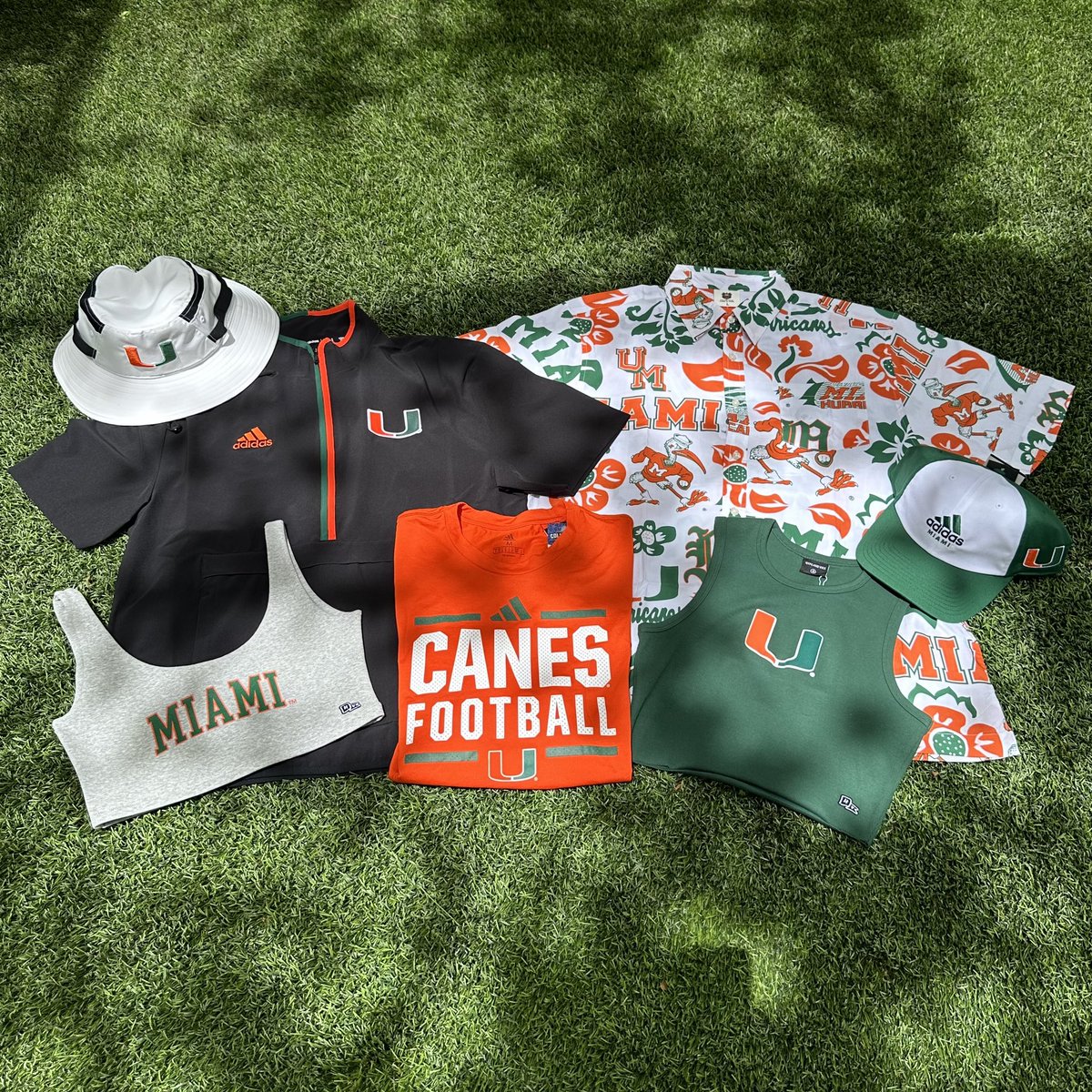 ri_will_'s tweet photo. Check out the latest gear at @MiamiHTS 🔥 Whether you're repping The U from home or getting ready for game day, they've got you covered. Shop now on https://t.co/7btIpka4Vw or call to order at 305-284-3244 🙌 https://t.co/GCw6rAK5pz