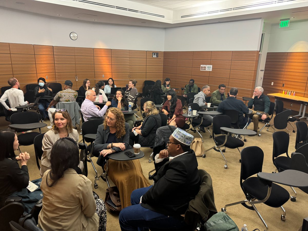 GBHI_Fellows's tweet image. "Openness may not completely disarm prejudice, but it’s a good place to start.”

Kudos to #AtlanticFellows @beni_am_, @JibrilHanduleh, Natalia Pozo Castro + guest @LeadTee for hosting an informative, creative, and engaging salon on #openness, a core value of @GBHI_Fellows.