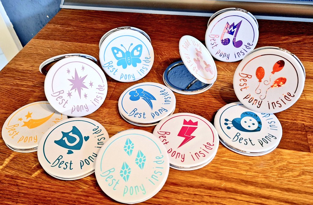 Paperboat Café tweet media