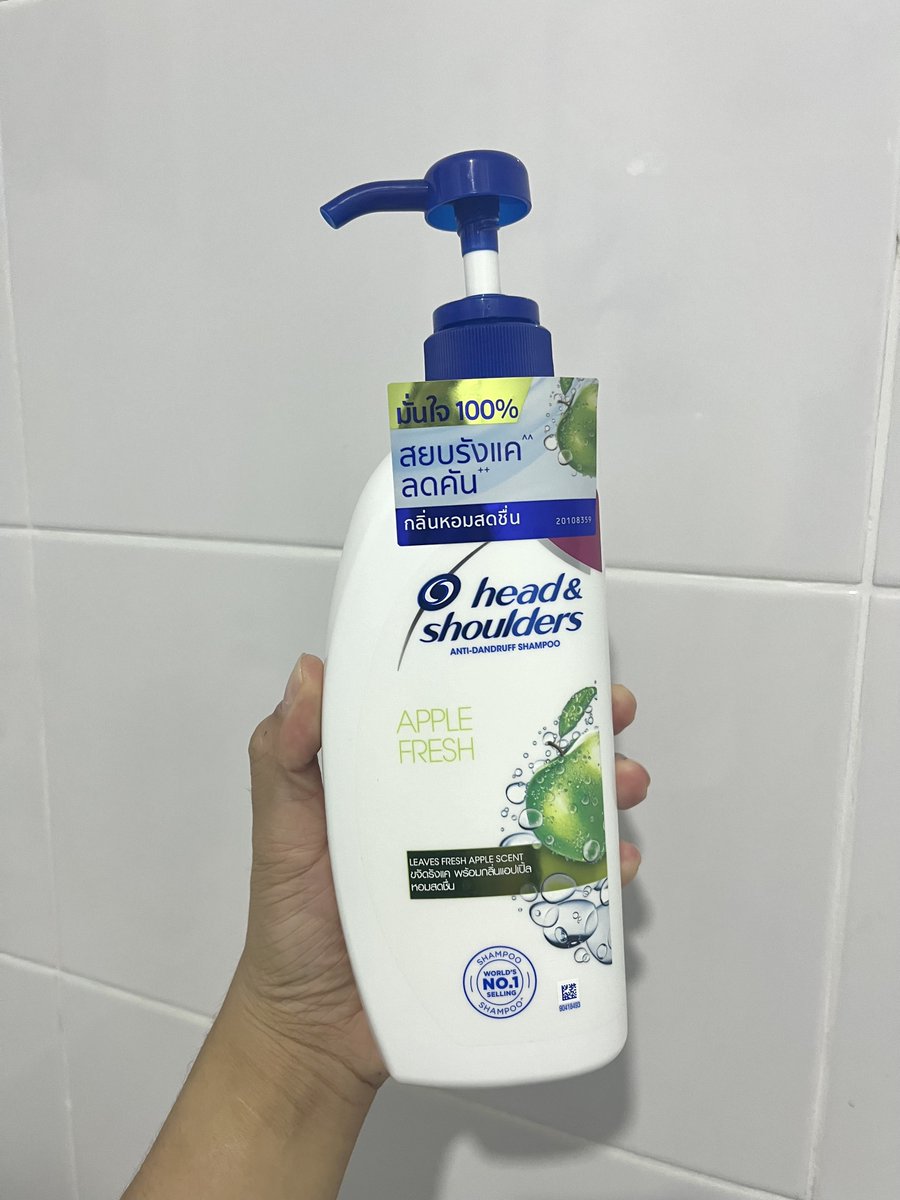 ANgam008's tweet photo. ไป~ ไปให้พ้น ไป๊~ ถ้าไล่รังแคไม่ไปลอง head&amp;shoulders  
คือดีจริง เห็นผลตั��งแต่ครั้งแรกที่ใช้ เพราะก่อนที่เราจะเปิดใจให้ชมพูตัวนี้เราก็ใช้มาหลายยี่ห้อมาเหมือนกัน 

กดเลยแพ็คคู่สุดคุ้ม
https://t.co/GvxZz7UtXU (คูลเมนทอล)
https://t.co/G6WoGDsnmL (แอปเปิ้ลเฟรช)

#รีวิวเซเว่น https://t.co/L9gy1Bav1x