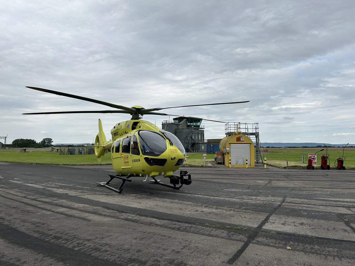 JamesStubley's tweet photo. Almost time to put HM99 away, long day at #TopcliffeASU, working clinical with @YorkshireAirAmb today. Early start but itβs been a while since Iβve been up at the North Yorkshire airbase, so always worth it on a βοΈ day. π#CriticalCare #HEMS https://t.co/Jc6b8XVhSA