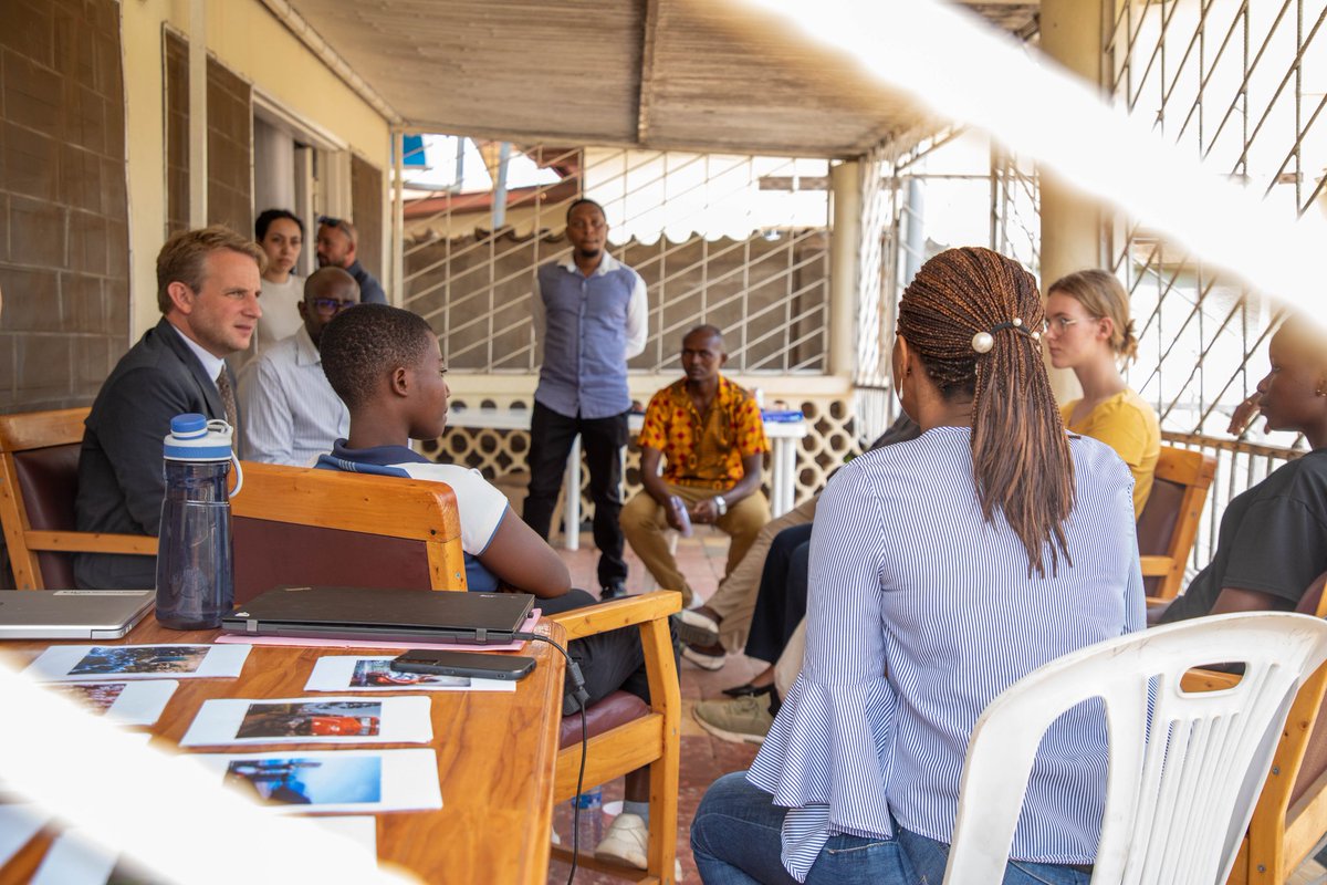📍😊Echange passionnant avec un groupe de jeunes burundais et belges sur les defis liés au changement climatique. Ces jeunes se retrouvent a Bujumbura dans le cadre d'un echange intercuturel organisé par KIYO NGO, l'ONG belge Youca &amp; <a href="/Spring_Cmties/">Spring Communities</a>.

📸: <a href="/Spring_Cmties/">Spring Communities</a>