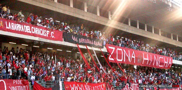 Caracas_FC's tweet photo. 𝑬𝒍 𝒅𝒐𝒎𝒊𝒏𝒈𝒐 𝒅𝒆 𝒏𝒖𝒆𝒗𝒐 𝒂𝒒𝒖𝒊́ ❤️🖤

Compra tu entrada y apoya al Rojo en su regreso al Brígido Iriarte 🙌🏻🔴

⏰ 4:00 P.M. 
🆚 Rayo Zuliano 
🏆 @ligafutve | TC | J2 
🎟️ @ClickEventosVE | https://t.co/JNjqpN2frC | Día del partido en la Taquilla del Estadio Brígido Iriarte 
💰 Gradas $2 | Tribuna $5 
😃 Niños gratis para celebrar su día con el Rojo 

¡JUNTOS! 🫂

#SomosCaracas #LigaFUTVEBcoDeVenezuela