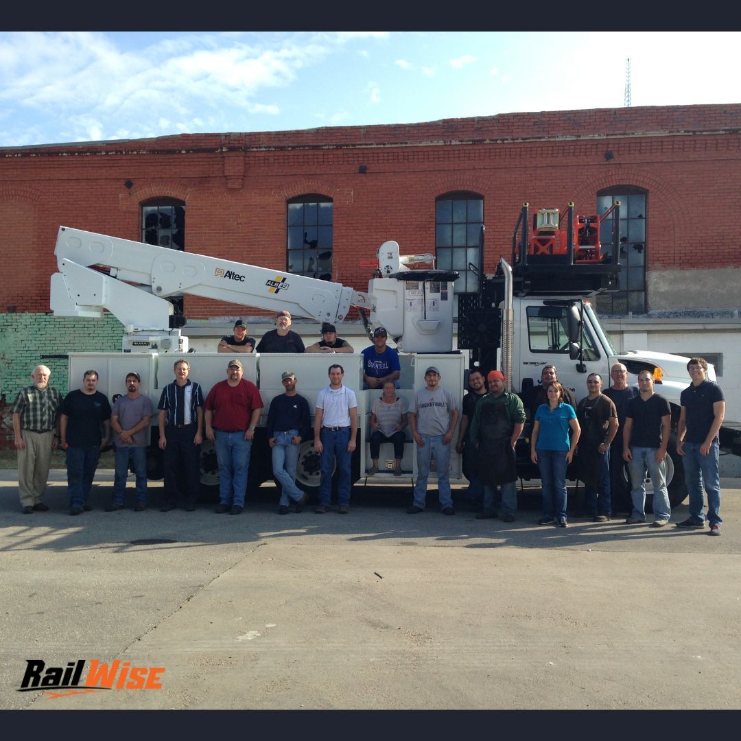 railwiseusa's tweet photo. 2013 - 1st RailWise Bucket Truck final build
#ThrowbackThursday https://t.co/MMKRK7eiru
