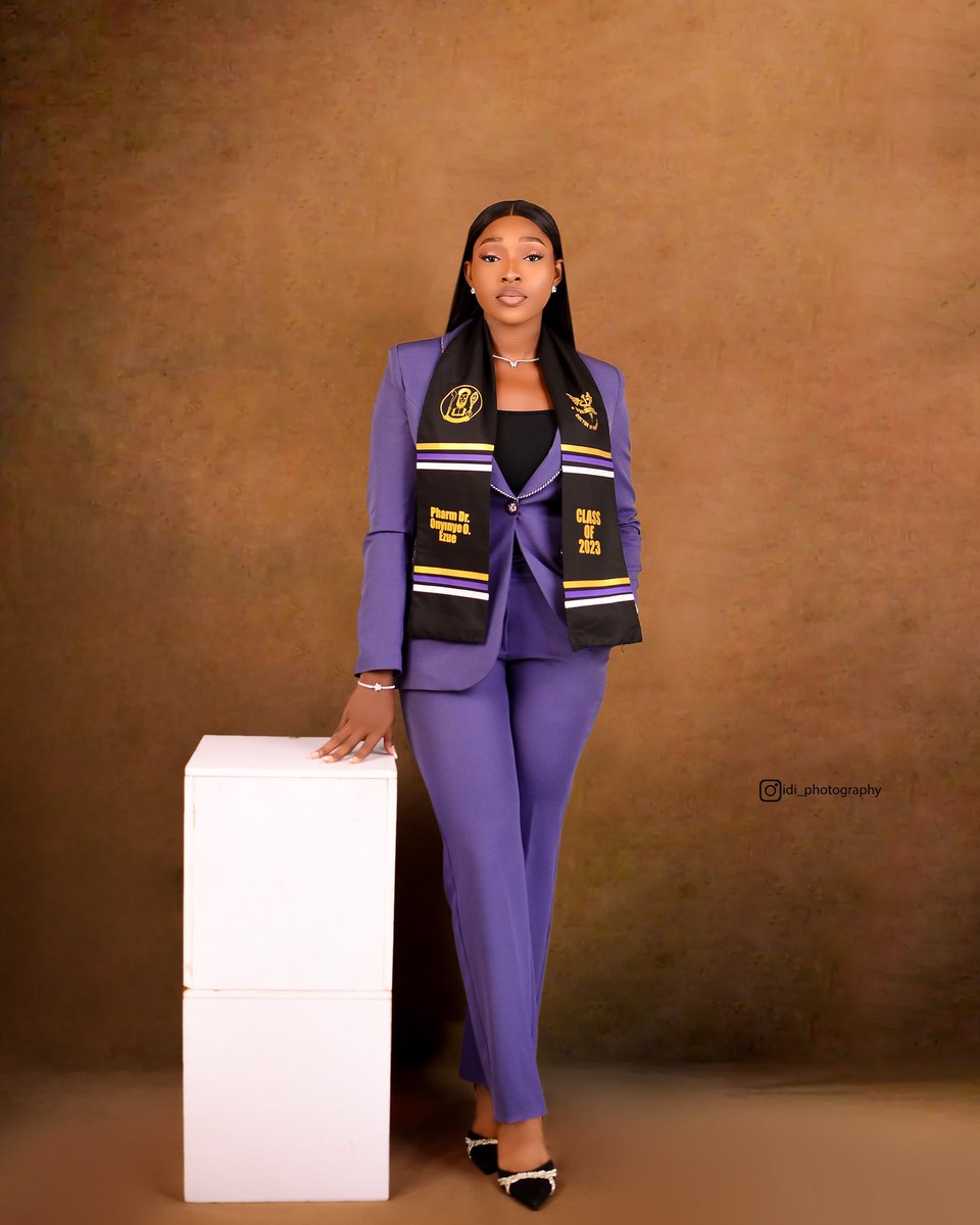 oliveezue's tweet photo. Introducing Pharm Dr. Onyinye Ezue. Could only be God💜 https://t.co/MbGkWgdFwl