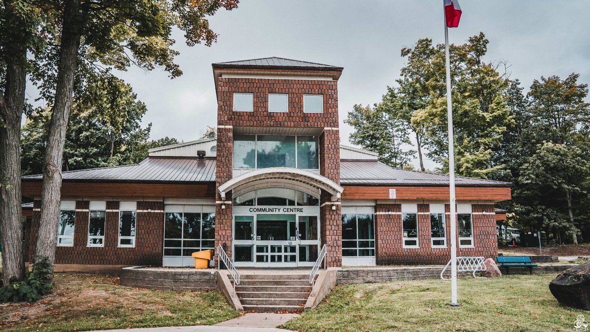 TayTownship's tweet photo. You can help stop vandalism in our Community! If you see vandalism happening after-hours call:
➡️ After Hours Emergency Services  705-526-5762 OR
➡️ Local Police Non-Emergency 1-888-310-1122
If you see something during regular hours call #TayTownship By-law at 705-534-7248 https://t.co/xX0mGEmZLG