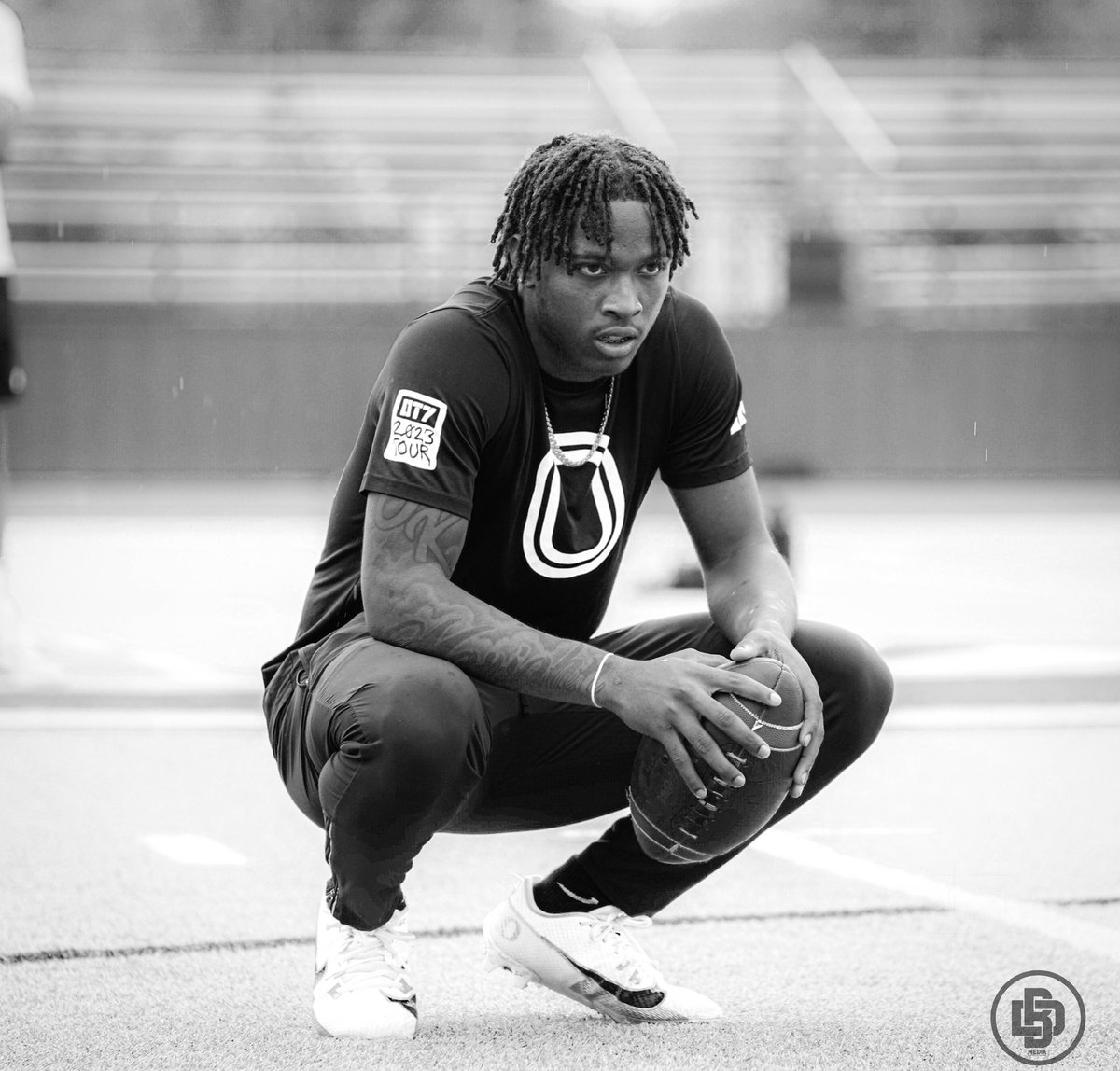 CoachSean13's tweet photo. When You’re No.1  Keep Working Like You’re No.100 @thereal_kori2x @drobalwayzopen @DezBryant @D4Mojo36 @coachwvde @DBSportsMedia13 https://t.co/DTGFH1iPw3