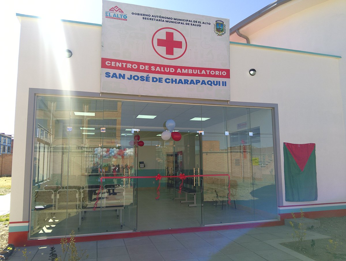 SMSALUDGAMEA's tweet photo. La alcaldesa Eva Copa entregó la ampliación del Centro de Salud San José de Charapaqui II. contando con un nuevo ambiente de farmacia, una sala de espera más cómoda, una portería renovada; cambiado de pisos, así como el pintado de la fachada y los interiores.
#SaludParaElAlto https://t.co/O3CoM1eXLy