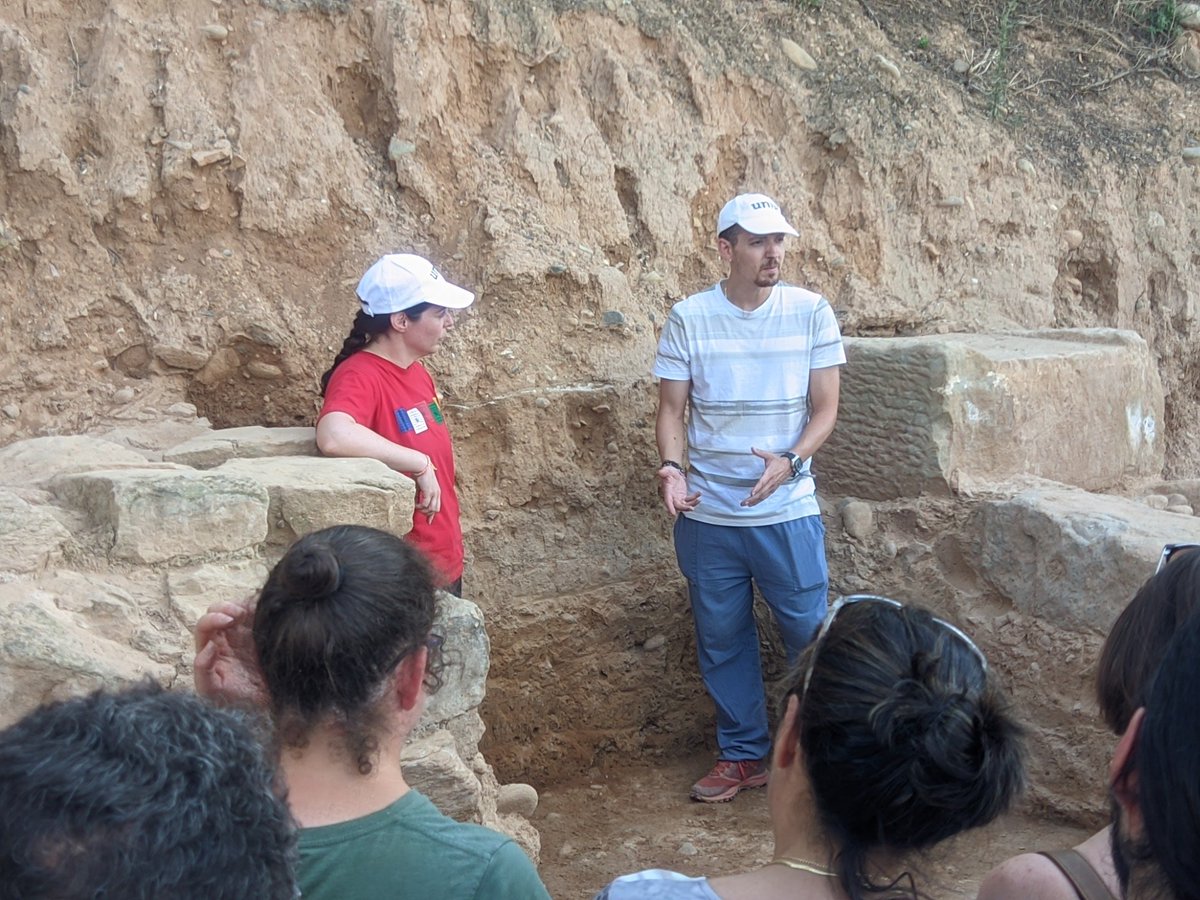 edusanrufo's tweet photo. Grandes restos conseguidos en la nueva excavación con los alumnos de @UNIRuniversidad en #Calahorrq https://t.co/on5rdi7koL