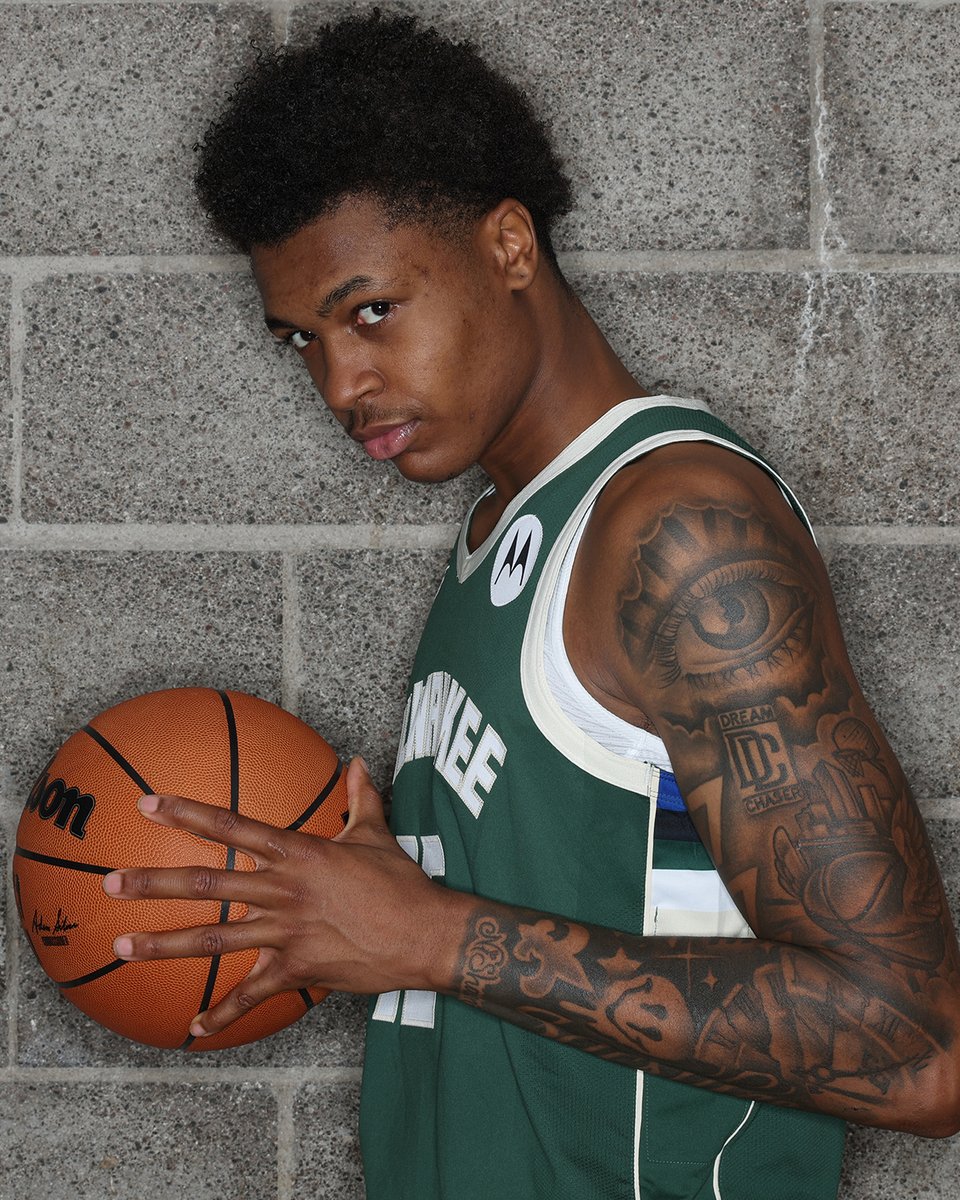 nbagleague's tweet photo. Hello Wisconsin! 🗣️ @gleagueignite  alum and 33rd overall pick Tyler Smith is ready to bring his smooth lefty jumper to @Bucks. https://t.co/w3P6kZj5EX