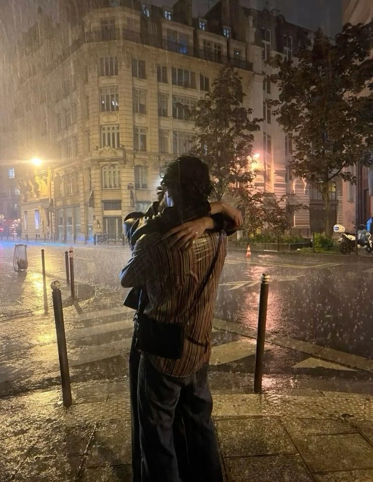 __n0emi__'s tweet photo. #SOCMED #UNPROFESSORE #SIMUEL #SLOWBURN

Manuel è un rapper italiano, Simone i rapper non li vuole vedere neanche dal binocolo.
Riuscirà a ricredersi, quando suo fratello lo costringerà ad andare al suo concerto? 👀 https://t.co/umMhNNu6WL