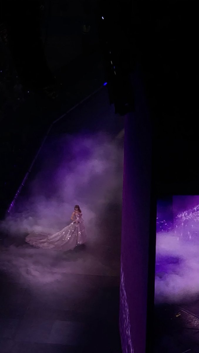 evrtmorets's tweet photo. Some of the photos I took at the Eras 📸🫶🏻🪩 https://t.co/dROZzuDmgM