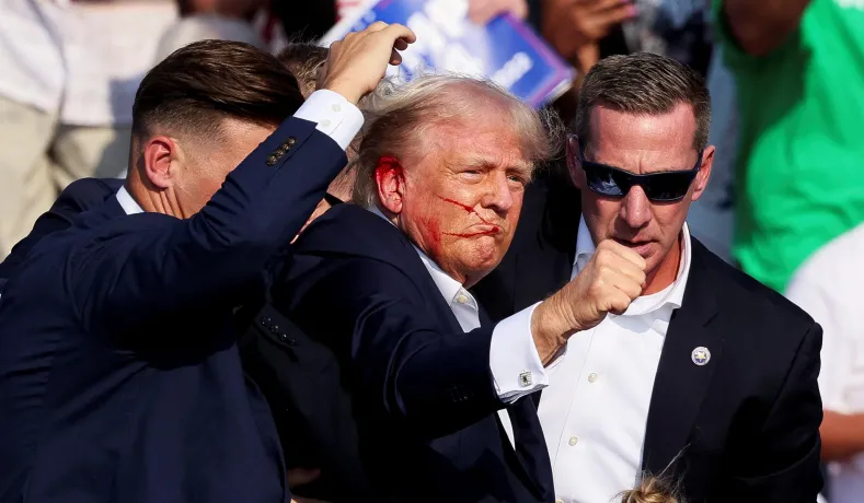 ChuckCallesto's tweet photo. BREAKING NOW: Reports now CONFRIM Trump met with USSS Director Kimberly Cheatle at the RNC convention..

WHAT DO YOU THINK HE TOLD HER? https://t.co/elQUHx43cP