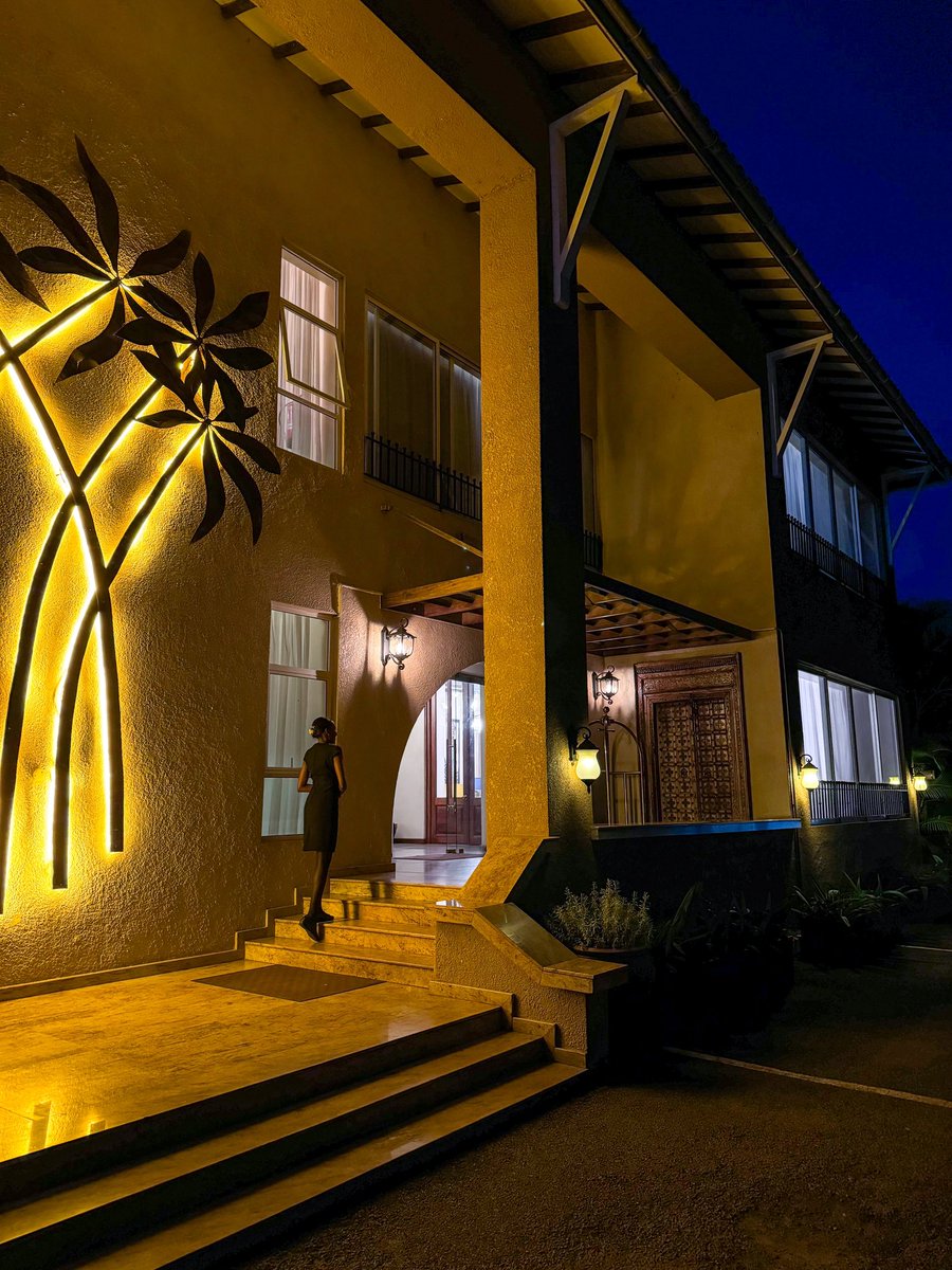 hotelnumber5ug's tweet image. Discover the charm of our boutique hotel where personalized service meets style and luxury. 🌟✨ 
Experience one-of-a-kind rooms, exquisite food, and intimate, cozy spaces that make your stay truly memorable. 

#hotelnumber5 #wheretostay