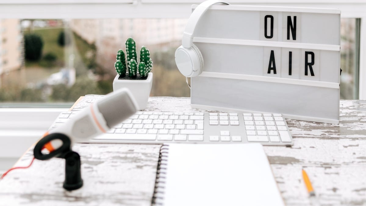 cryptidsNcases's tweet image. Our podcast is live! Listen and follow where you tune into your favorite podcasts. 
Links in the comments!