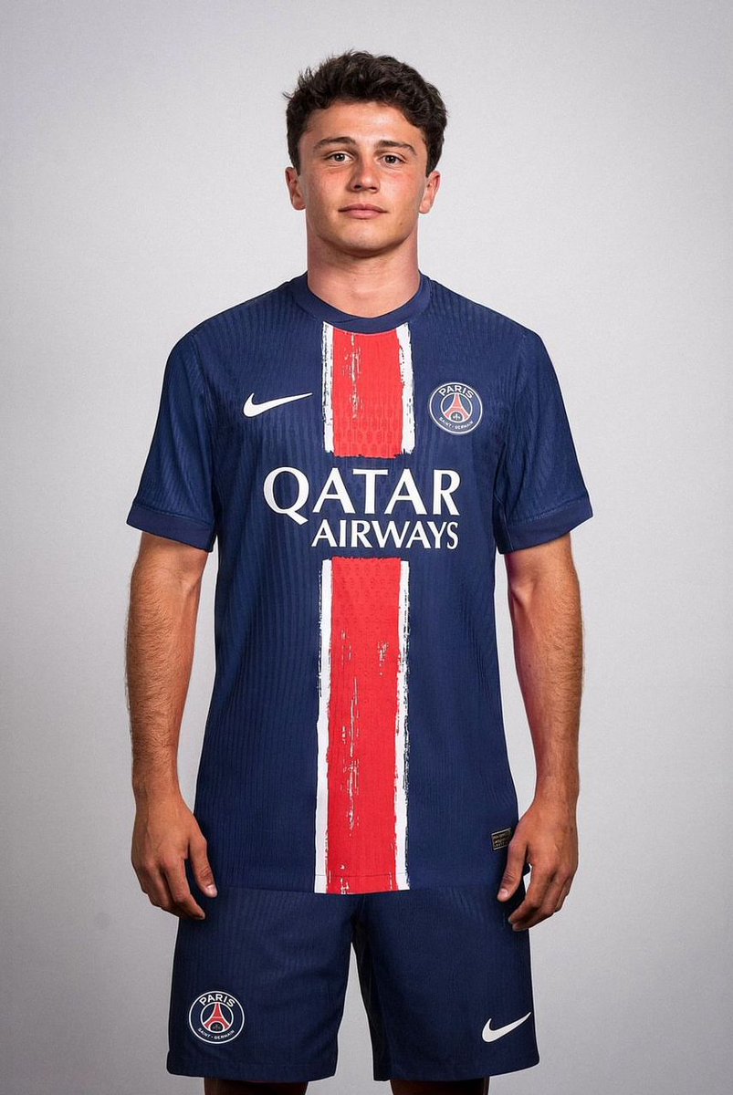 NewsFootball_XL's tweet photo. 🚨El PSG Está Trabajando En Sacar Rápidamente Los Pagos Del Fichaje De Joao Neves Que Rondarían En Torno A Unos 120M€✒️🇫🇷🇵🇹 https://t.co/KBkeKN8iKY