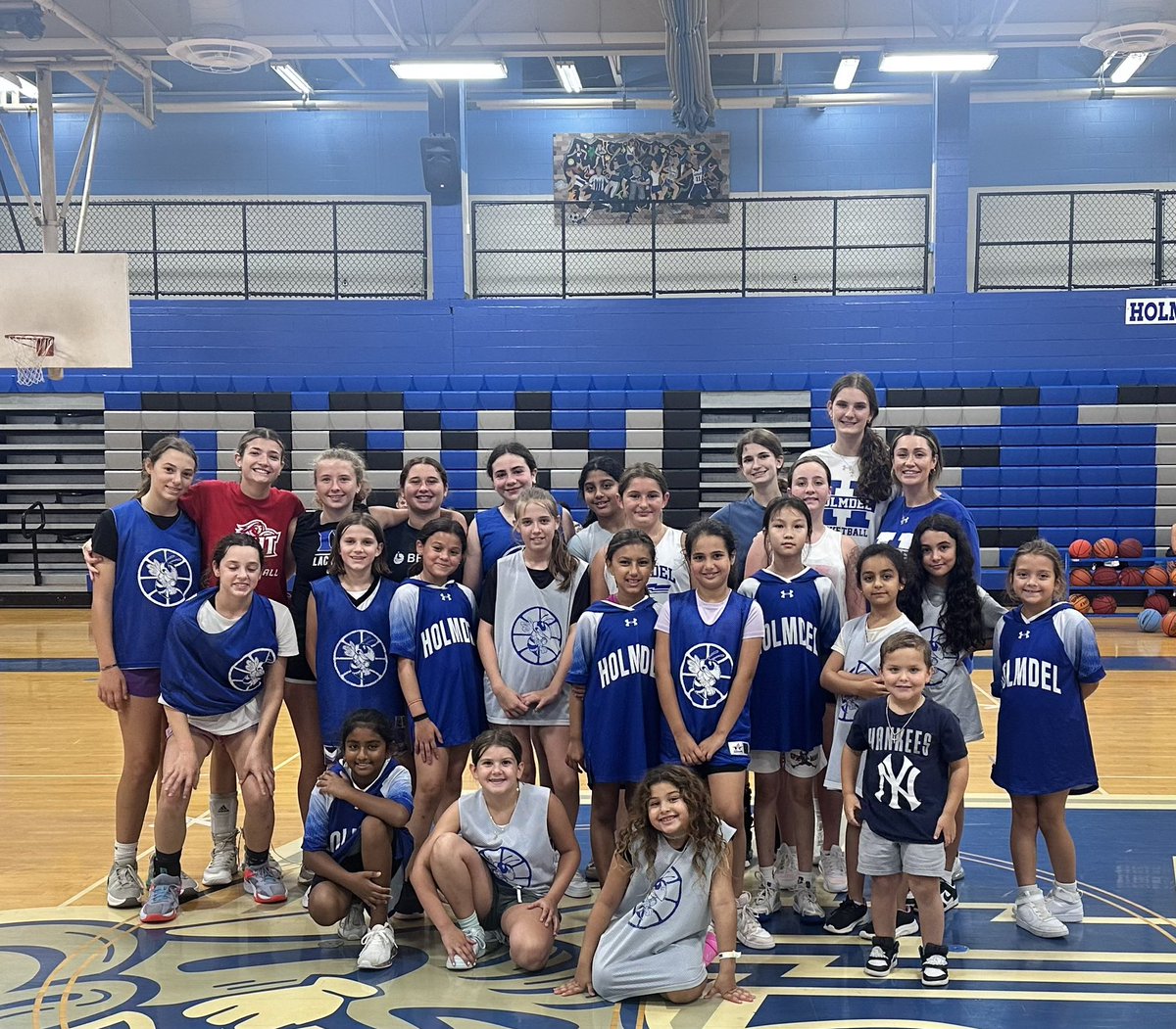 CoachVenturelli's tweet photo. Another fantastic week of camp in the books! These girls worked hard, had fun and have inspired us. Thank you! The future is bright at Holmdel 💙 @CoachDeFazio https://t.co/XvUtb0PAIH