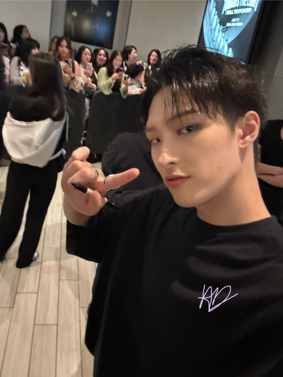 taesclassics's tweet image. my ateez, my family, my home 🤍 last night was a dream come true #ATEEZinOakland #ATEEZTOUR #ateezatiny #ATEEZOakland