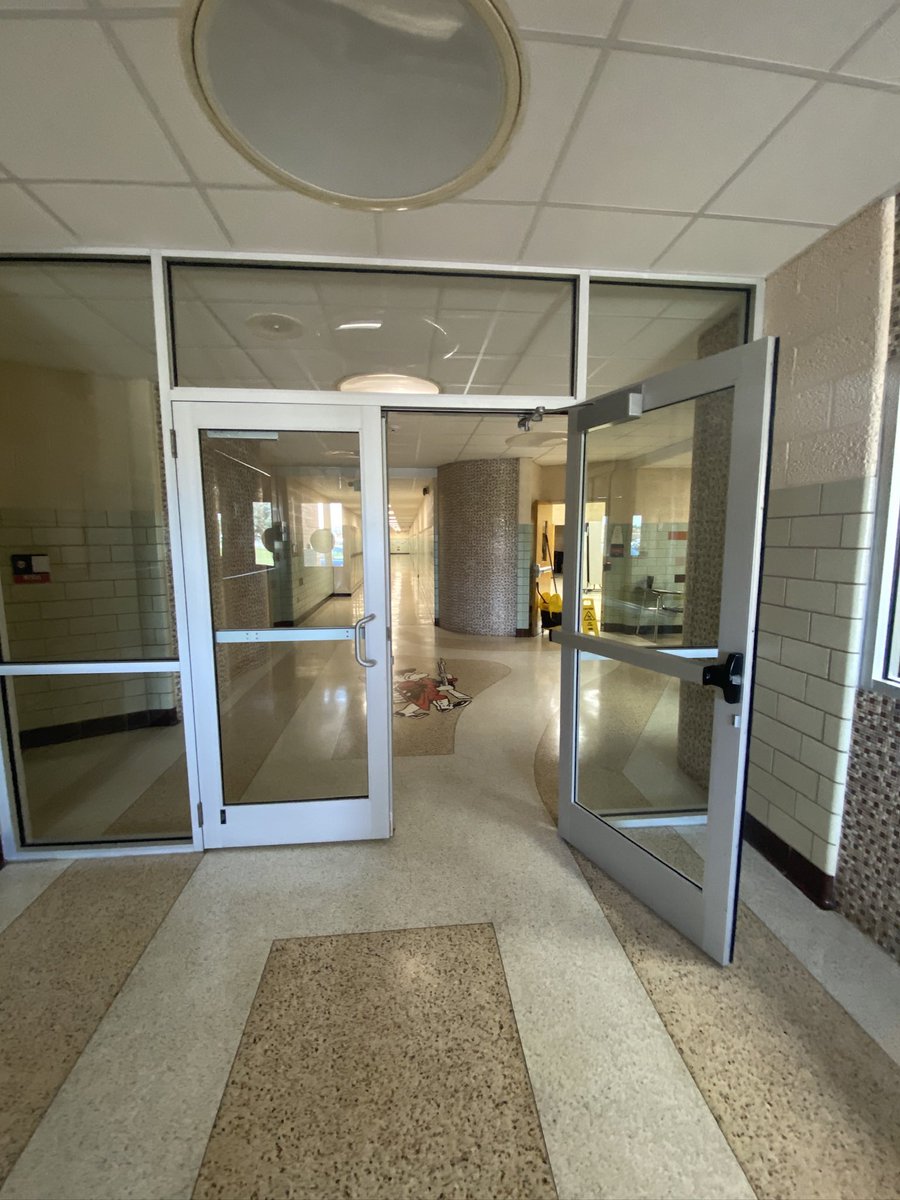j_csd's tweet photo. More evidence of summer classroom and hallway heroes at William Penn High School’s N3 campus.
Looking real good!
#powerofwecsd
#allkids_dcsoa https://t.co/8YorFbkLUL