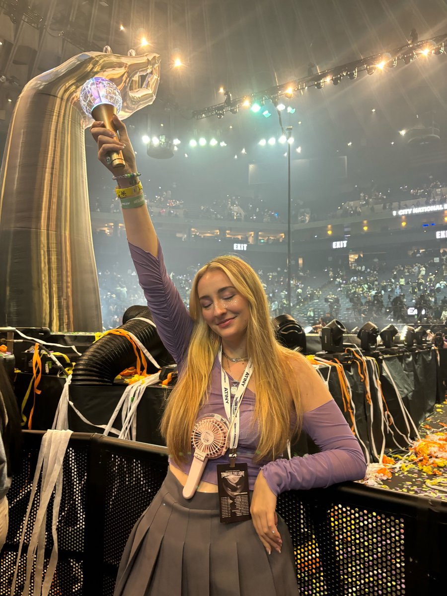 taesclassics's tweet image. my ateez, my family, my home 🤍 last night was a dream come true #ATEEZinOakland #ATEEZTOUR #ateezatiny #ATEEZOakland