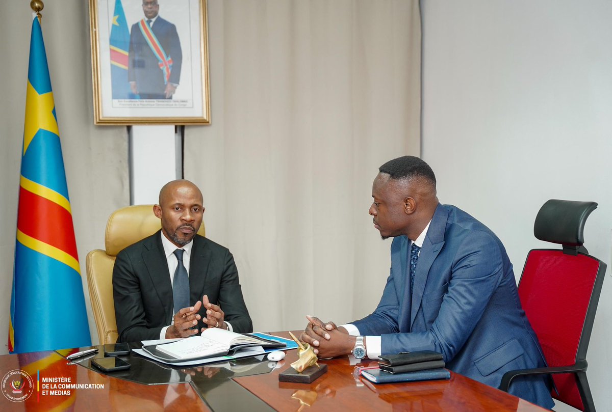PatrickMuyaya's tweet photo. #RDC : Garantir l’accès aux services de base.

Améliorer la desserte en eau et en électricité, priorité du Gouvernement.

#Briefing avec @ted_lwamba, Ministre des ressources hydrauliques et électricité à suivre sur la @rtncofficielle1. 

#BendeleEkweyaTe 🇨🇩🇨🇩🇨🇩!!!

#ChangementDeNarratif !!!