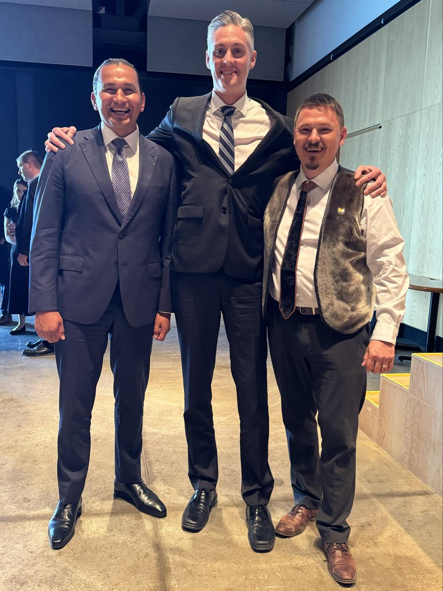 Three Indigenous premiers together at the national conference in Halifax. What a moment in history! 
<a href="/WabKinew/">Wab Kinew</a> <a href="/RJSimpson_NWT/">R.J. Simpson</a> 

ᐱᖓᓱᑦ ᓄᓇᖃᖅᑳᖅᓯᒪᔪᑦ ᓯᕗᓕᖅᑏᑦ ᑲᑎᖦᖢᑎᒃ ᑲᓇᑕᒥ ᑲᑎᒪᕕᒃᔪᐊᕐᓂᕐᒥ Hᐊᓕᕚᒃᔅᒥ. ᐅᐊᑲᓪᓚᐅᓚᐅᕐᐳᖅ ᐊᑐᕐᑕᕗᑦ!