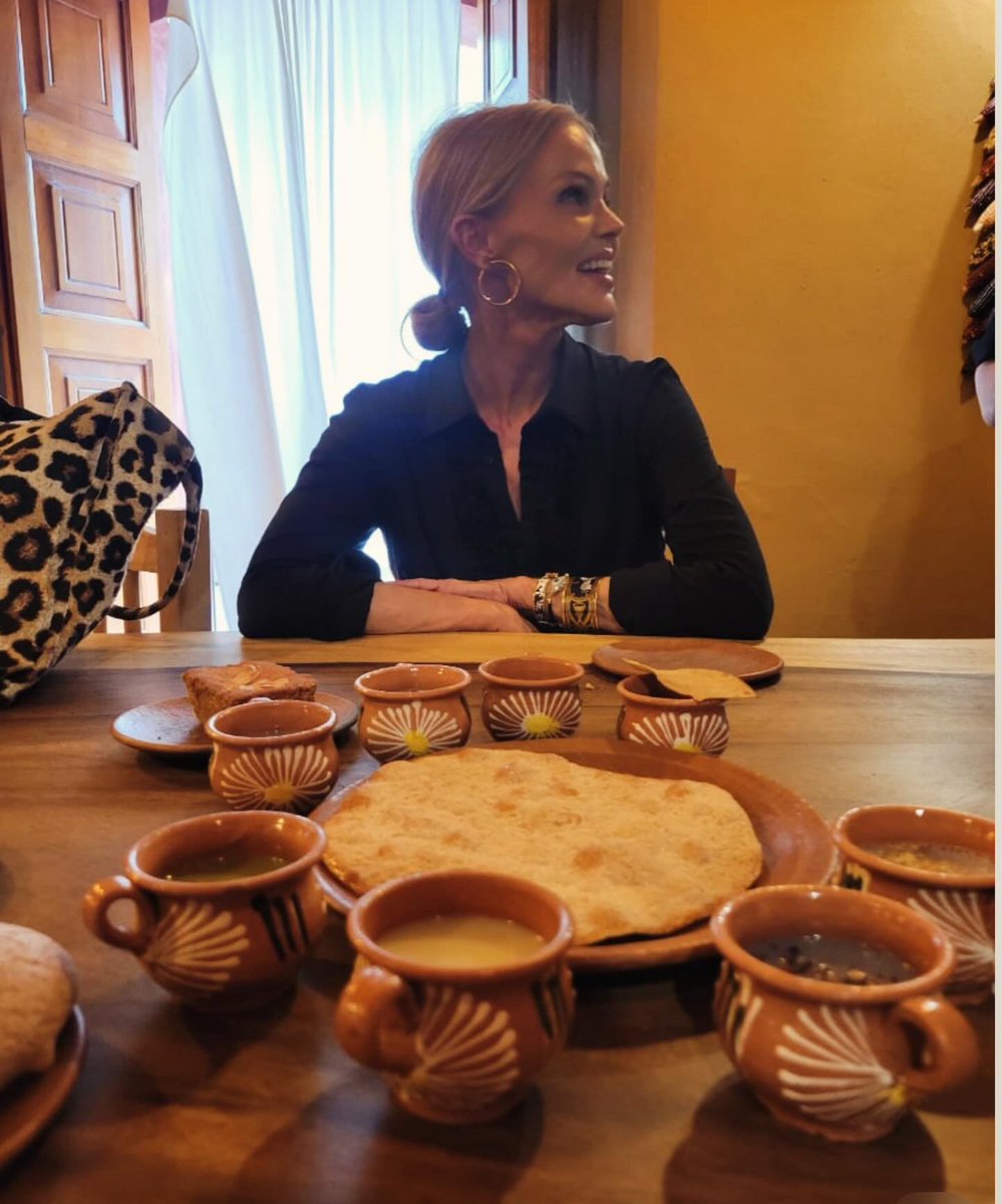 belindacarlisle's tweet photo. I’ve eaten my way through Oaxaca.  What a beautiful city that oozes history and charm.  The food is off the charts…. Anthony Bourdain was right!  We’ll be back!!! Thank you Jackie for the photo- it captured the happiness I feel being here…. Headed back to #cdmx ♥️🇲🇽 https://t.co/dhjrDJUuC9