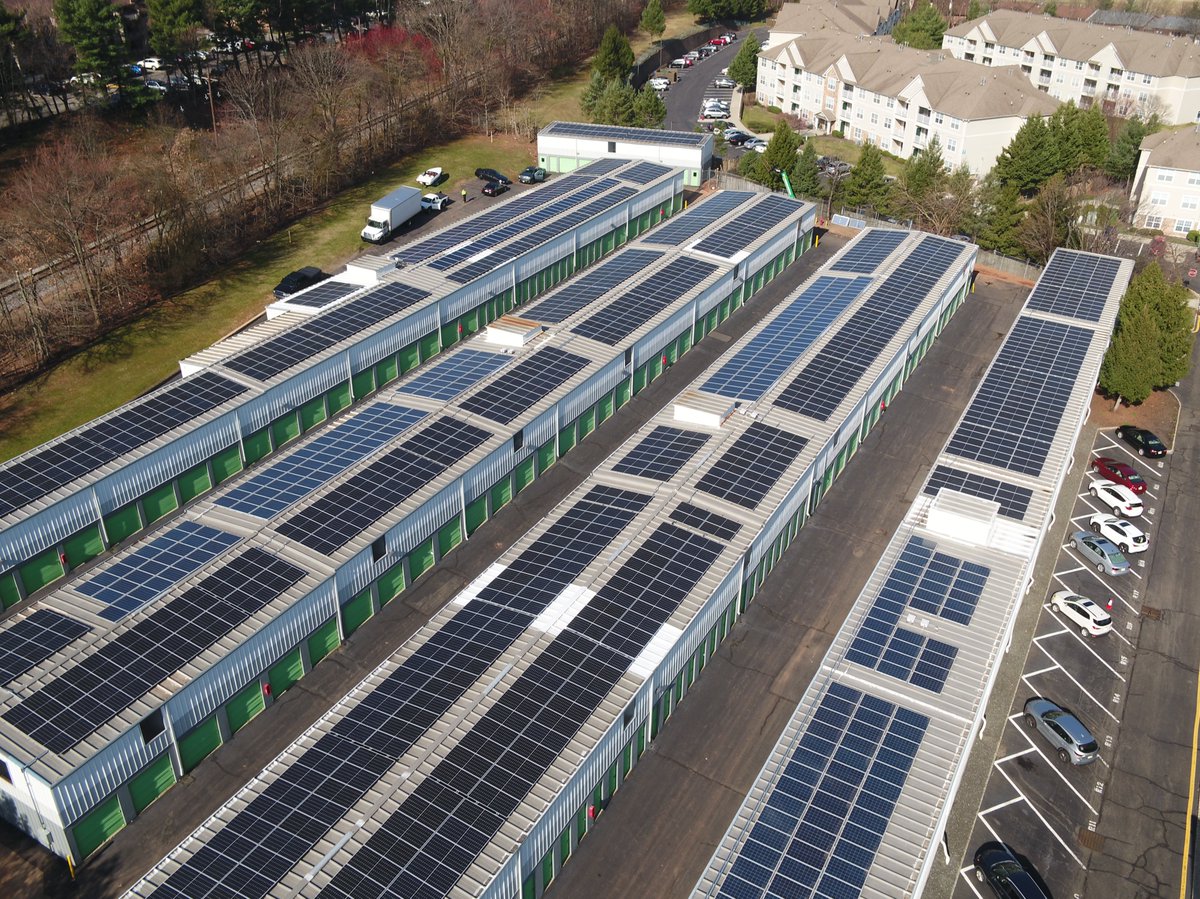 SEIA's tweet photo. ☀️ COMMUNITY SOLAR 😎 
 
Read more on how #SolarCustomers can use this subscription model to cut costs and boost energy resilience: https://t.co/QN0Ul6Q2lt