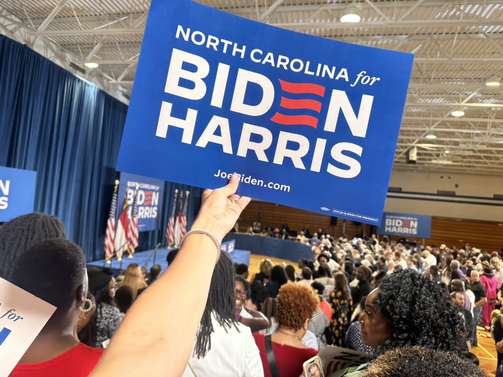 abreezeclayton's tweet photo. North Carolina is ready to re-elect our President and Vice President back to the White House! The @NCDemParty is proud to have @KamalaHarris back in our state. Over $200M from this administration delivered to📍Fayetteville to help small businesses, renters, and families in NC. ✊ https://t.co/ow2wlHu9o3
