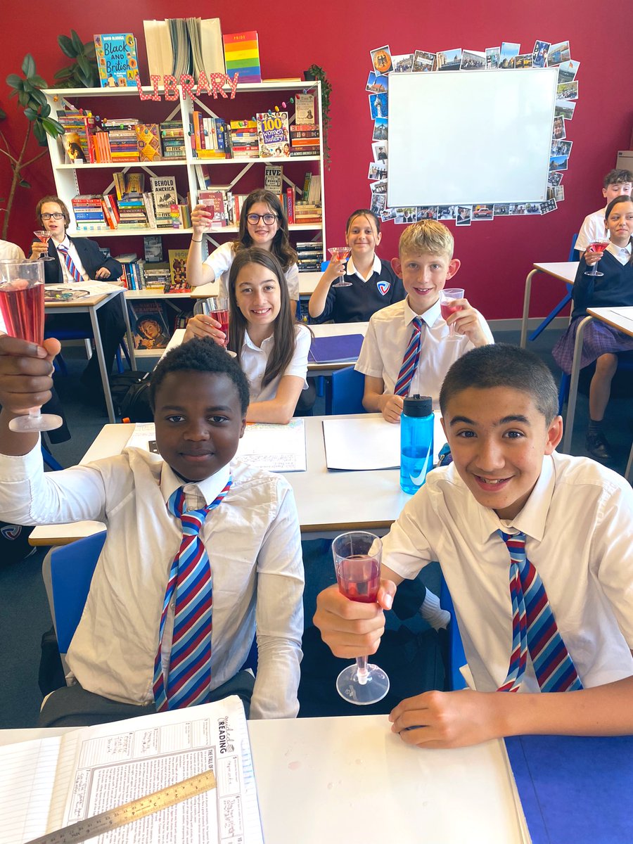 A cheers to Year 7 with a nice glass of fruit squash! This history class have been incredible 👑