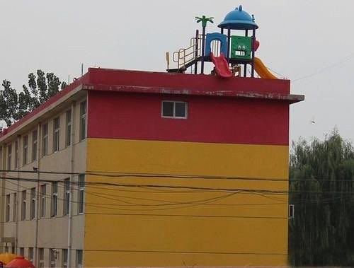 Una comunidad de vecinos que se precie debe tener una buena zona de recreo infantil.