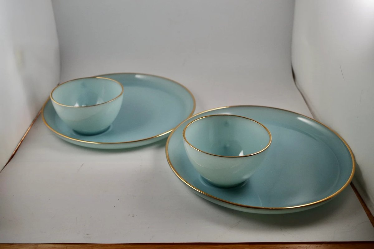 ourtimewarp's tweet photo. Dalphite Blue Hostess. Dishes by Fire King https://t.co/QbmXO3MI80 #etsy #etsyshop #etyseller #fireking #hostessset #bluedelphite https://t.co/oWmGr8nyvo