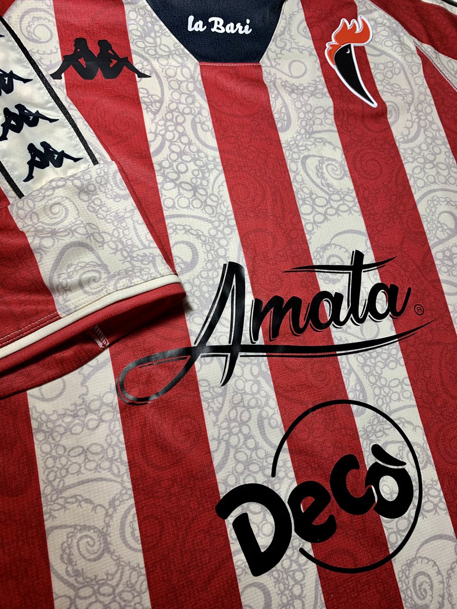 They Think Kits All Over tweet media