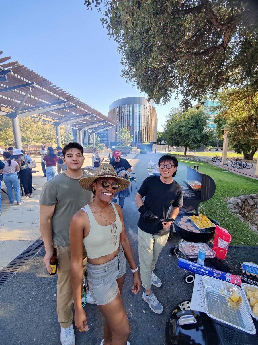 CongreveLab's tweet image. Summa summa summa time! 😎
Joint chem dept summer bbq hosted by us, @daniellejmai lab, and Liu lab last Friday.