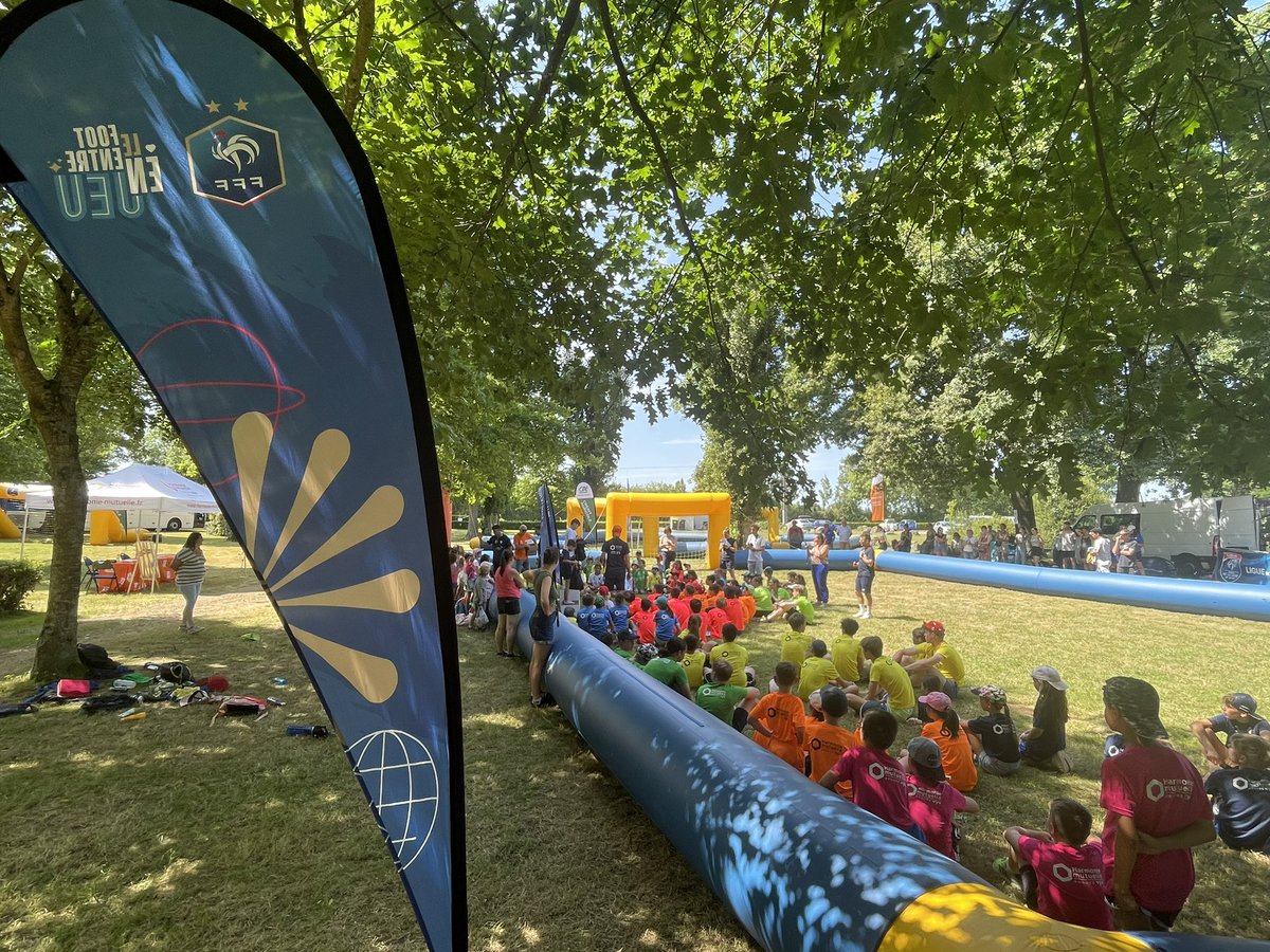 LigueFootLFPL's tweet photo. [Tournée #BeachVert]

🔥 Journée symbolique ce jeudi pour les 120 enfants accueillis à St-Paul du Bois, à 10 km du siège historique de notre partenaire @pasquier_fr aux Cerqueux @Maine_et_Loire. Un grand merci pour l’accompagnement des enfants sur nos 15 étapes @paysdelaloire 👏 https://t.co/uKaVB6DZ4g