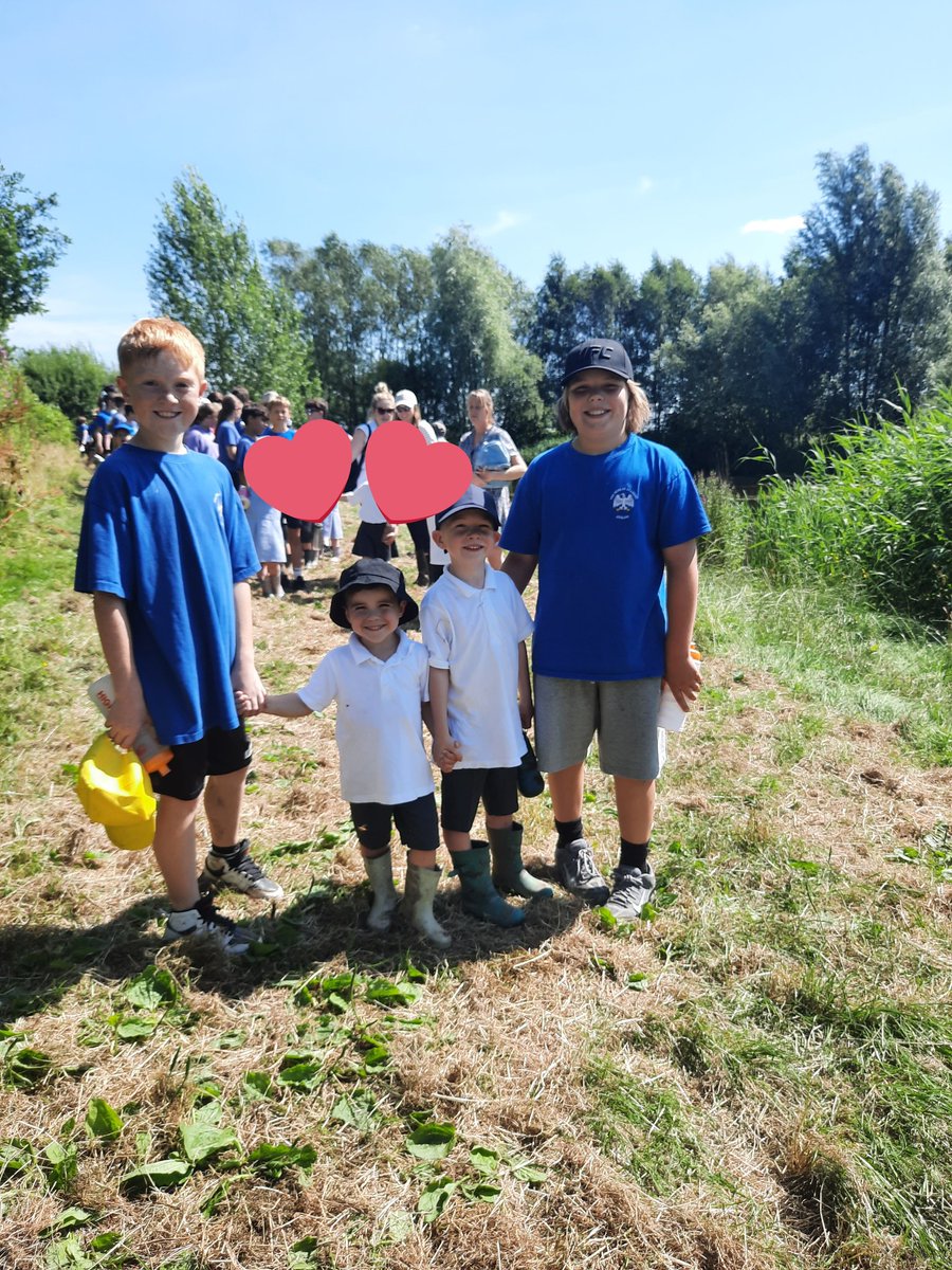 MosleyAcademy's tweet photo. The sun shone brightly today for our whole school local walk for Mrs Flaherty's last day at Mosley. #anslow #family #mud #memories https://t.co/kI32k6q1JO
