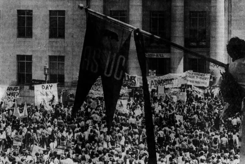 leftinthebay's tweet photo. 38 years ago, July 18th 1986, after years of anti-apartheid campus organizing the University of California Regents met in Santa Cruz and voted to divest the $3.1 billion it held in South Africa-related stocks and bonds, the largest campus divestment of the anti-apartheid movement https://t.co/sKuWFj9IVA