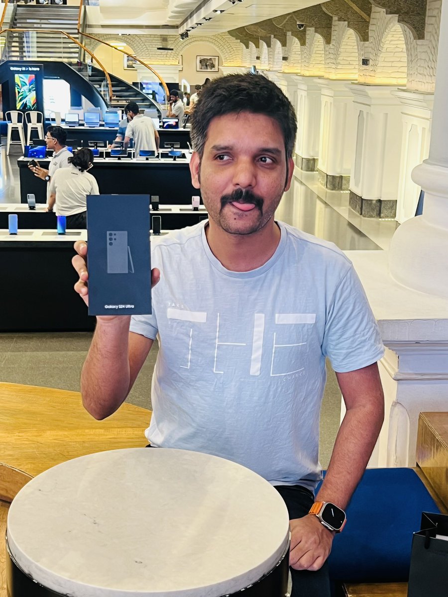 PPCier's tweet image. So excited to switch to a Samsung after years of using boring iPhones. While my iPhone remains my primary choice for calls and secure banking, I can&apos;t wait to explore the exciting AI features of my new Samsung Galaxy flagship device! 

#Samsung #iPhone #TechComparison  #S24Ultra…