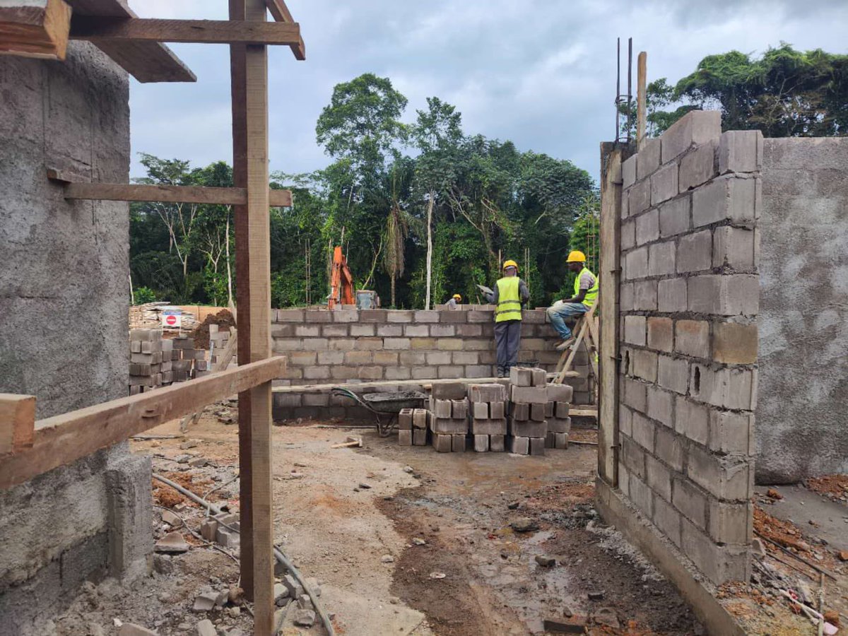 MintpGov's tweet photo. Images showing the progress of the project to build a bridge over River #Nyong at #Malombo as at 17/7/2024. The company is also continuing with design studies.
#Cameroon 🇨🇲 https://t.co/wLLNvR5A0M