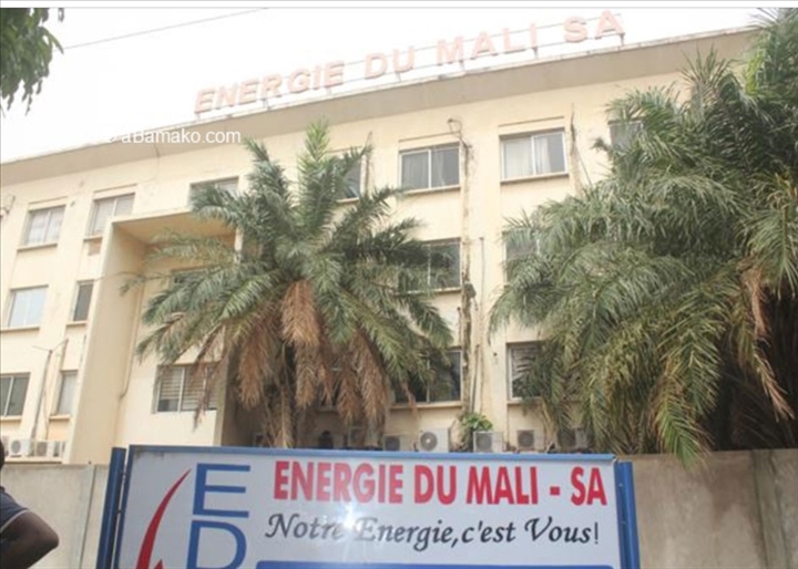 aBamako's tweet photo. EDM S.A Gros risques de cessation de paiement ..https://t.co/FrYWqByDMl https://t.co/z68OUfd0FD