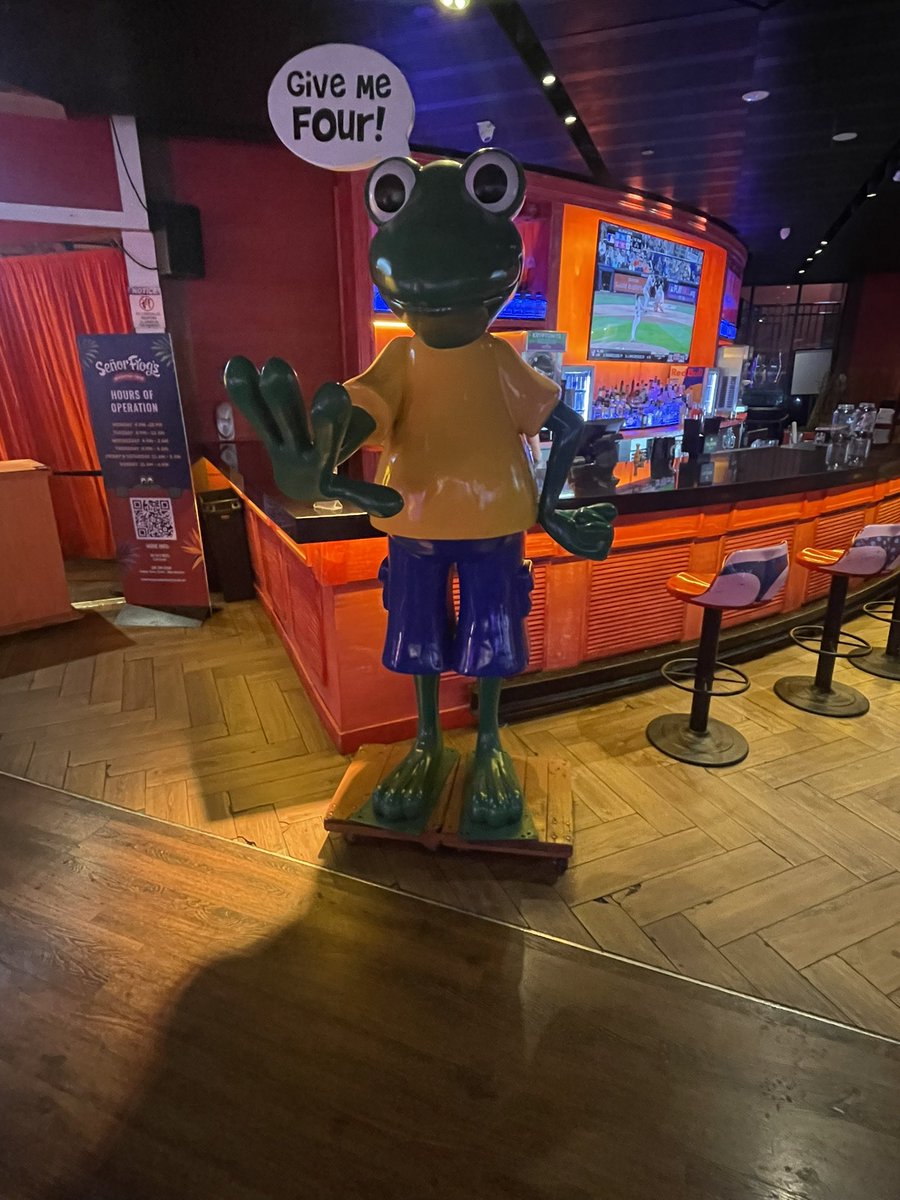 1273Kody's tweet photo. This place definitely a @SMii7Y and @ItsBlarg idea #froghouse https://t.co/lHo9vysUb0