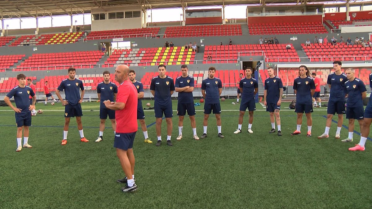 Ilusiones renovadas.
El trabajo es innegociable.
Con mucha energía 🔋

…Y con ese cosquilleo del primer día, siempre es especial y que no se pierdan nunca esas sensaciones de una nueva pretemporada ⚽️📝

Vamos a por la 24/25, vamos <a href="/TerrassaFC/">Terrassa FC</a> 🔴💪🏻

📸 <a href="/CanalTerrassa/">Canal Terrassa</a> 🔝