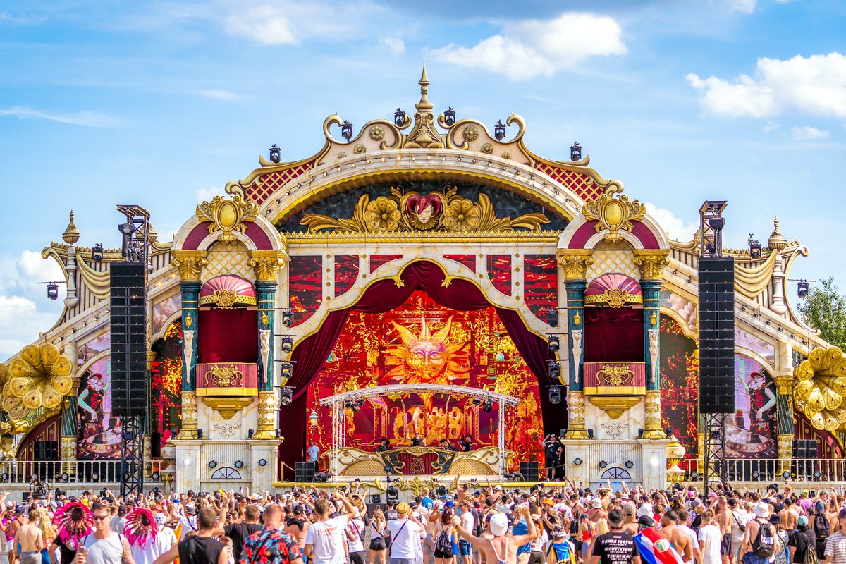 Tomorrowland tweet media