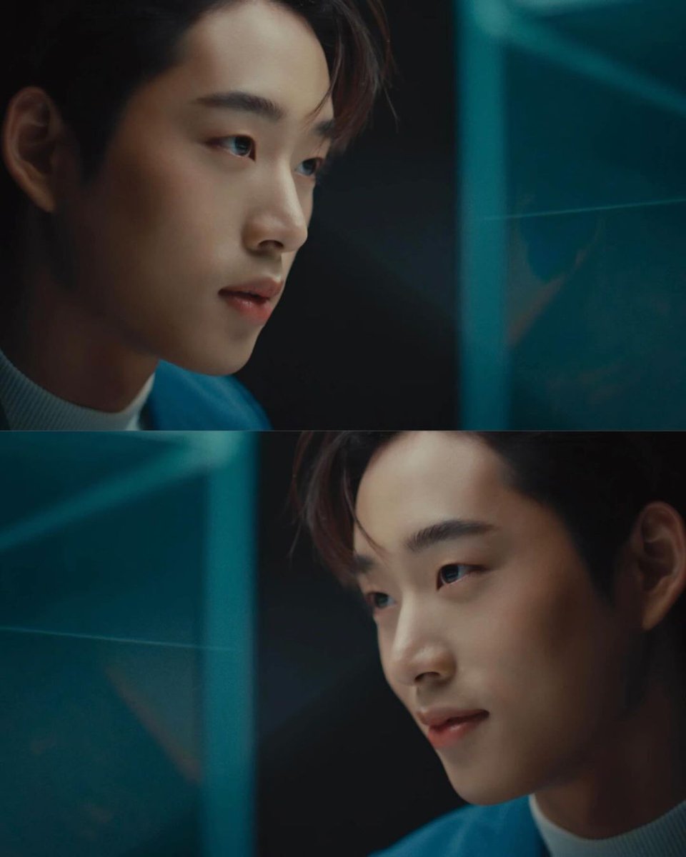 lattesipper's tweet photo. ≽ Day 5 ≼

🦈💙
I kinda want him to play in a psychological thriller series/movie. Where he has 2 personalities, or where he has to be the villain. 

⋆.˚⌇ #7DaysWithEST #est_rvp ⌇˚.⋆ https://t.co/UO3hZSAqoB