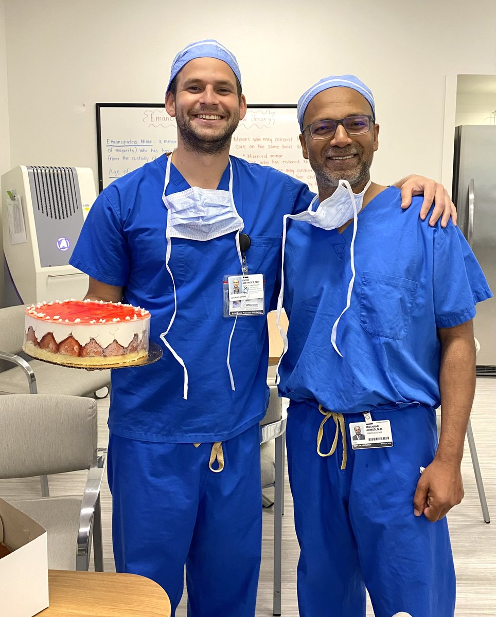 RoboticsUrology's tweet photo. Three years in a row matched top choice for our Robotic Oncology Fellowship position @NJU/HUMC. This year little special @SimplyUroMD is one of our own thus getting special cake celebration, compliment of @DoctaSnips. 300 SP and over 200 MP cases. @Endo_Society @HUMCUrology https://t.co/xvf0a0Uehk