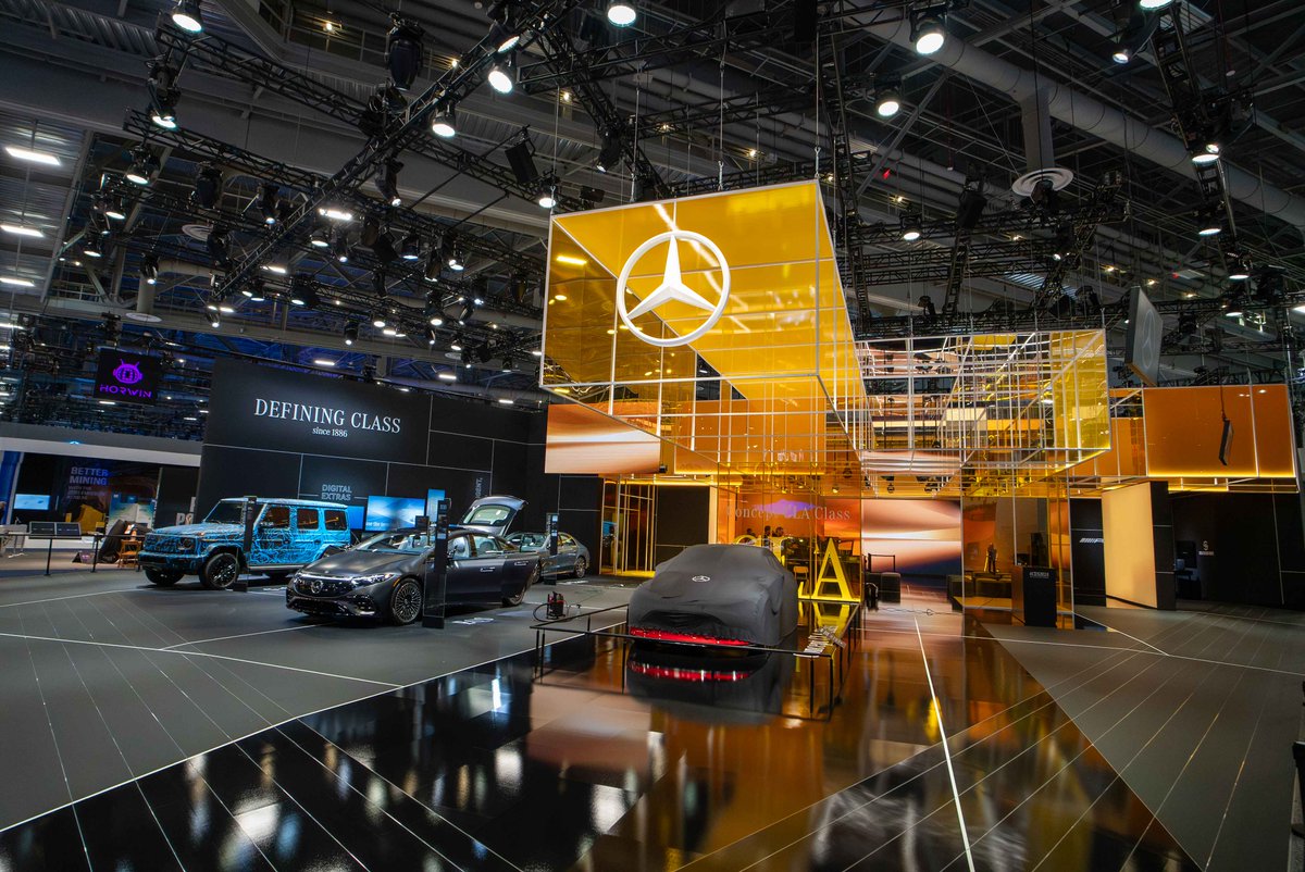 ROE_Visual's tweet image. #TBT to #CES2024! @hxtech featured ROE Visual tiles at some incredible booths, including Walmart, Kia (GP2.6), and EssilorExottica (TP-C2.6). We were also showcased at Mercedes, Mitsubishi Electric, Skyworks, and Togg (GP2.6). 🌟 Check out photos from H&amp;amp;X.

#LightUpYourShow