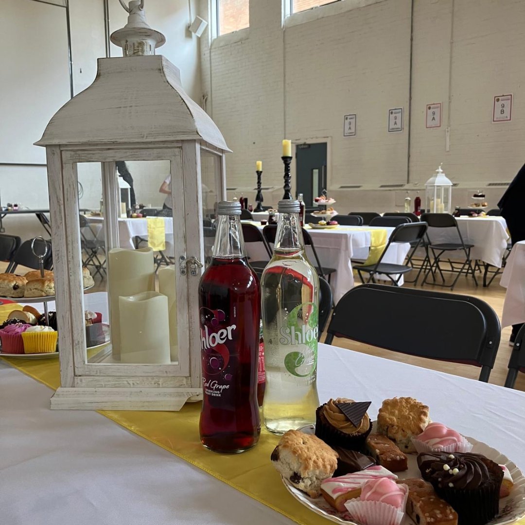 SamWhitAcademy's tweet photo. Last night we celebrated the achievements of a number of Year 9 and 10 students and celebrated their successes with friends and family over an afternoon tea. Students performed poetry and shared recent project work showcasing their skills.

#SWASuperstars 💛🖤 https://t.co/asLielA36L