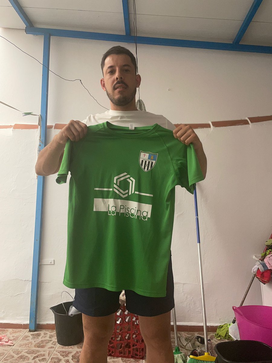 AthleticValle's tweet photo. ‼️RENOVACIÓN‼️

Fichó por el Athletic Valle la temporada pasada, pero una lesión a  pocos minutos de su primer partido le impidió volver a jugar el resto de la temporada. 

Jugador de equipo, polivalente, rinde en ambas bandas tanto en ataque como en defensa.

¡CHICHO SE QUEDA! https://t.co/3pjS0bHv0q